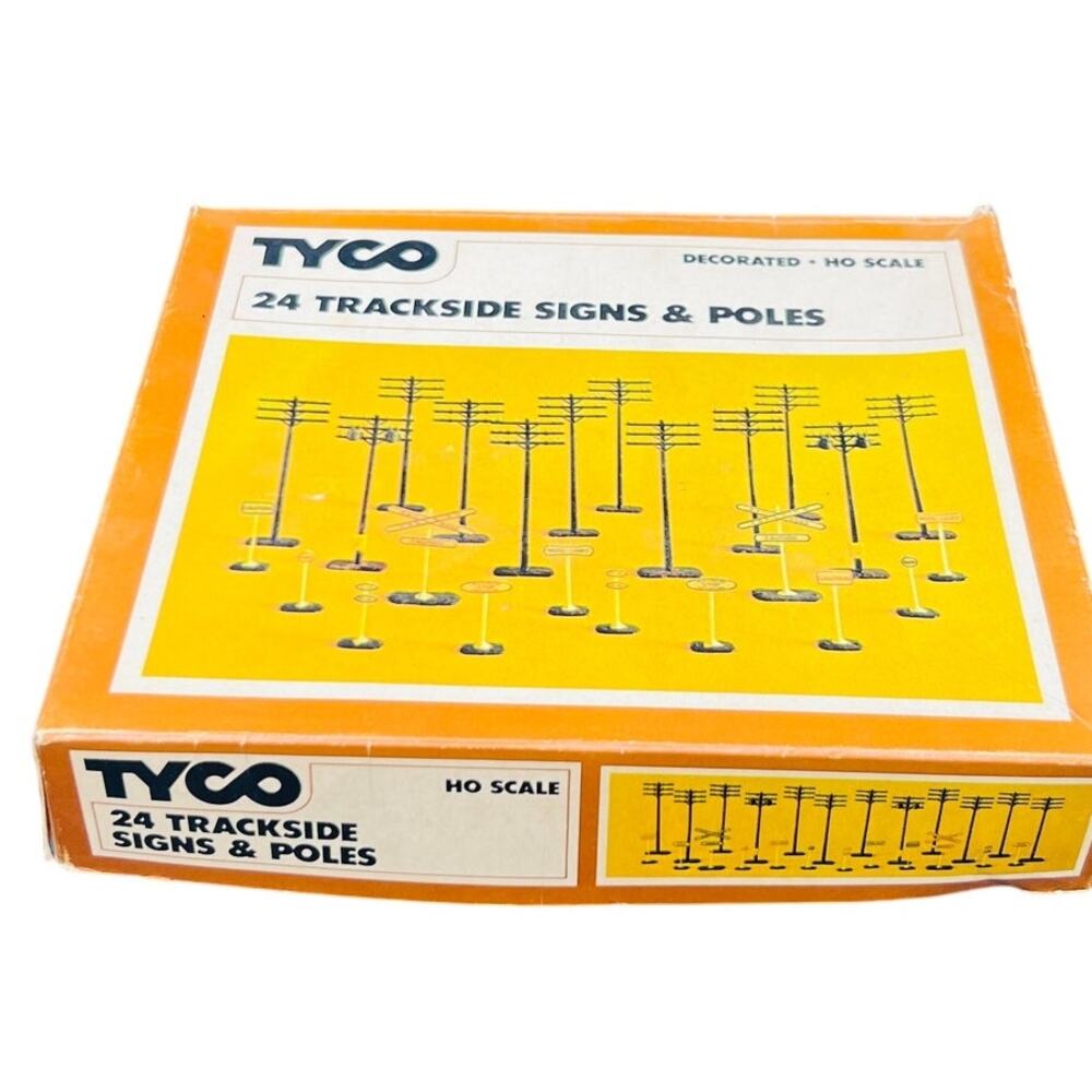 🚦 Vintage TYCO HO Scale Trackside Signs & Poles Set – Model Railroad Accessory